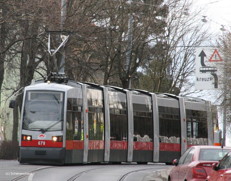 B 679