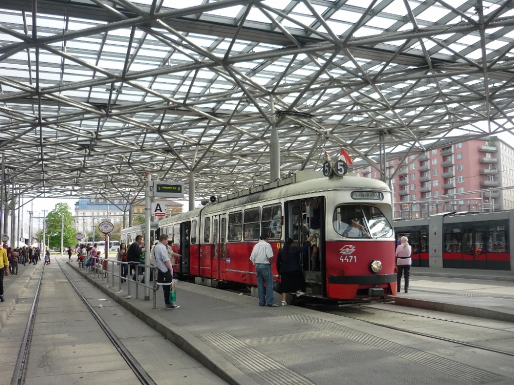 E1_4471_c3_1158_Praterstern_01-05-2010