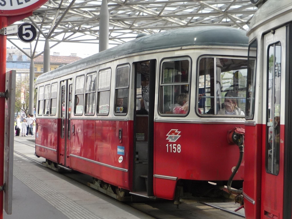 c3_1158_Praterstern_01-05-2010