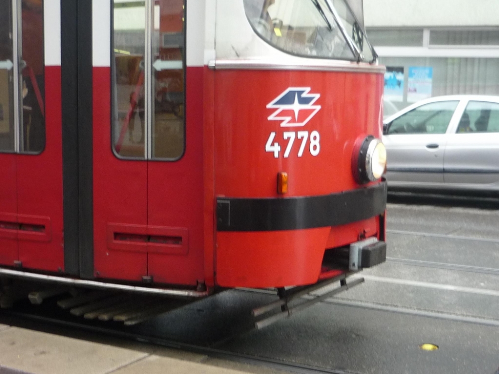 E1_4778_33_Logo-verkehrt_04-05-2010