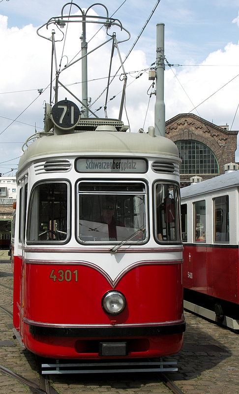 D - 4301 - 001