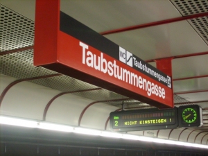 Schienenersatzverkehr U1 Reumannplatz - Taubstummengasse 12. 05. 2010