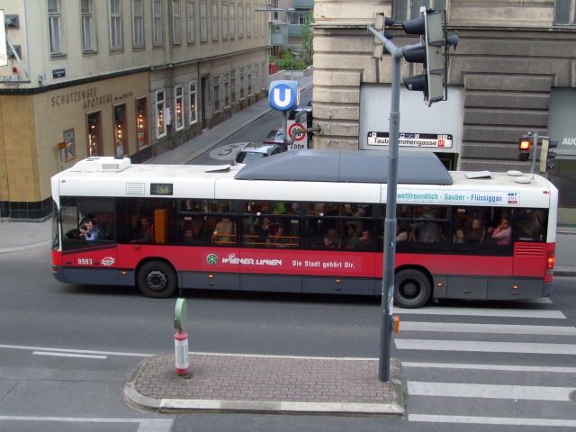 Schienenersatzverkehr U1 Reumannplatz - Taubstummengasse 12. 05. 2010 2