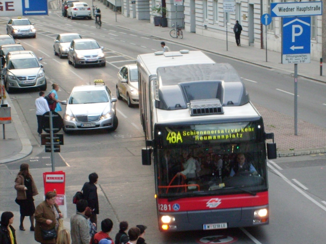 Schienenersatzverkehr U1 Reumannplatz - Taubstummengasse 12. 05. 2010 4