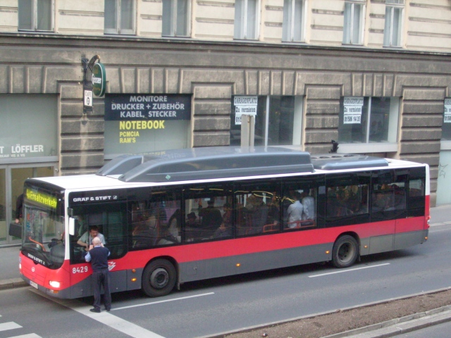 Schienenersatzverkehr U1 Reumannplatz - Taubstummengasse 12. 05. 2010 5