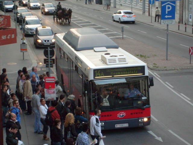Schienenersatzverkehr U1 Reumannplatz - Taubstummengasse 12. 05. 2010 6