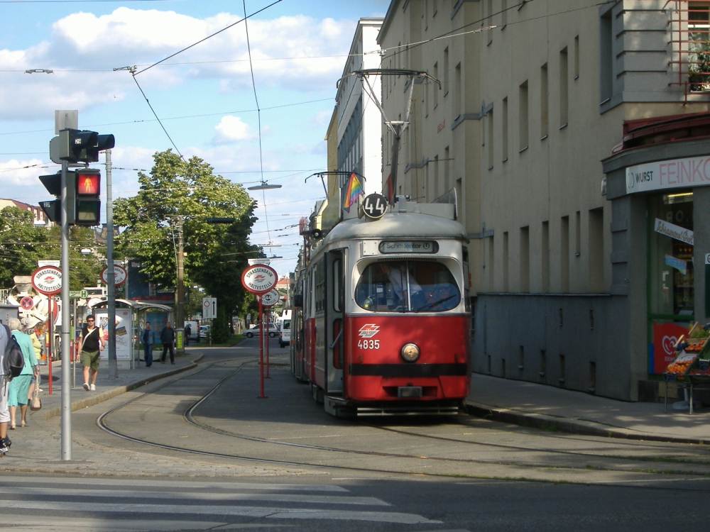 4835 - Linie 44