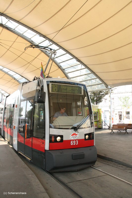 B 693