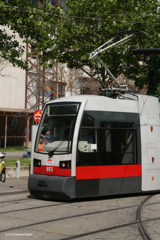 B 693