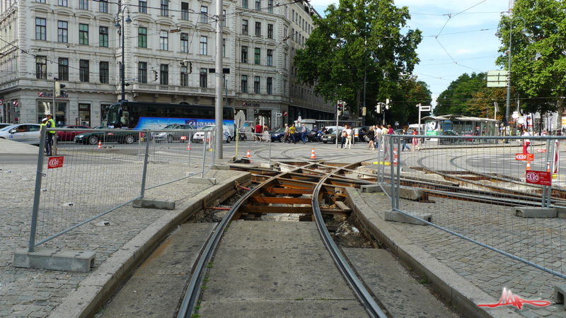 2010/08/14 | Gleisbauarbeiten im Bereich des Schwarzenbergplatzes - Bild 01