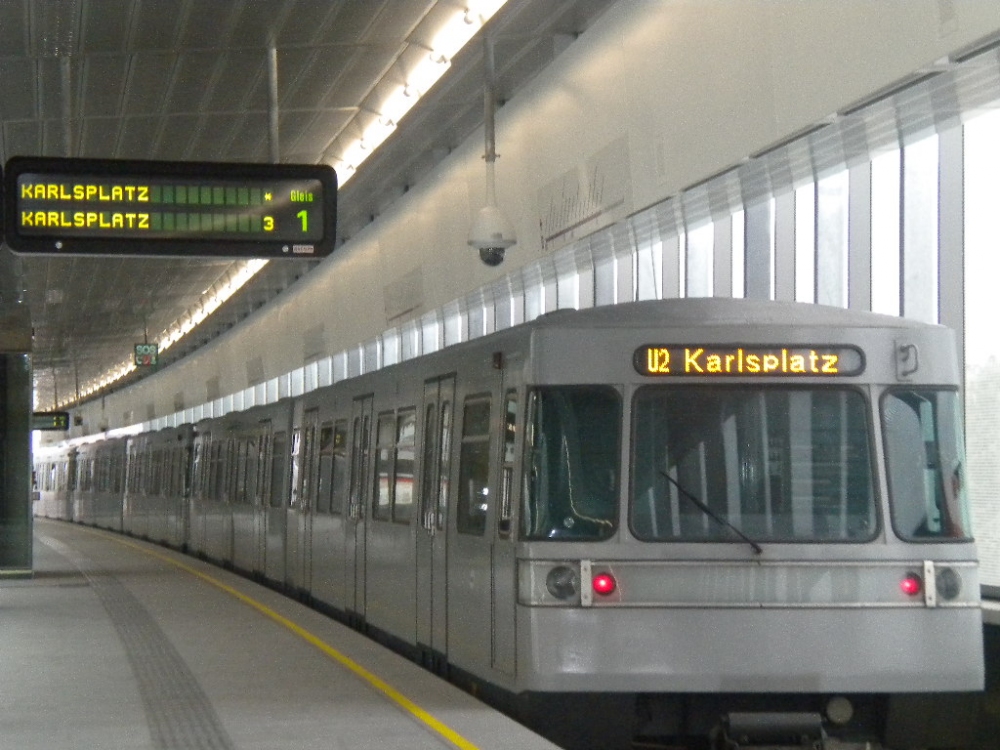 U2 zur Aspernstraße 3