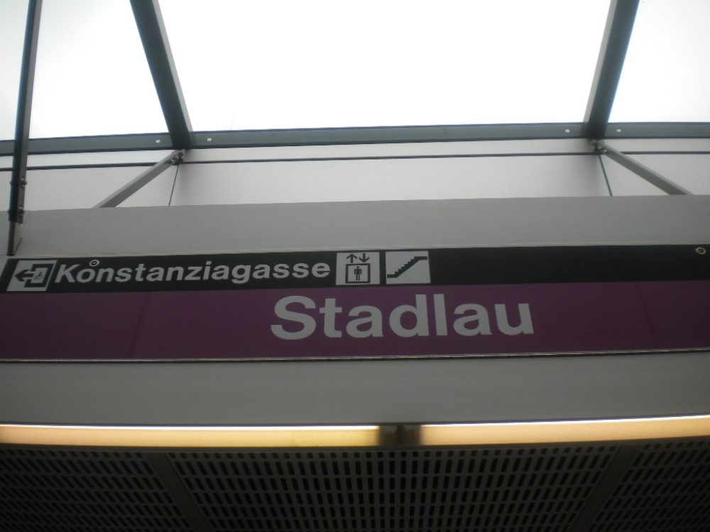 U2 zur Aspernstraße 9