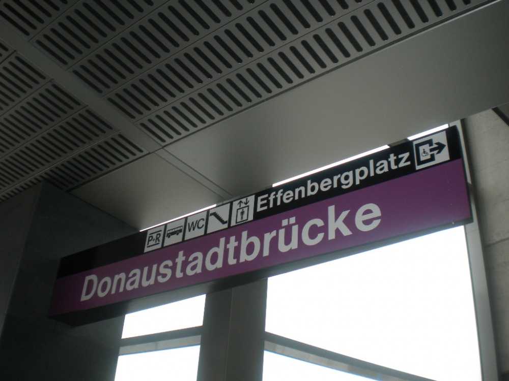 U2 zur Aspernstraße 4