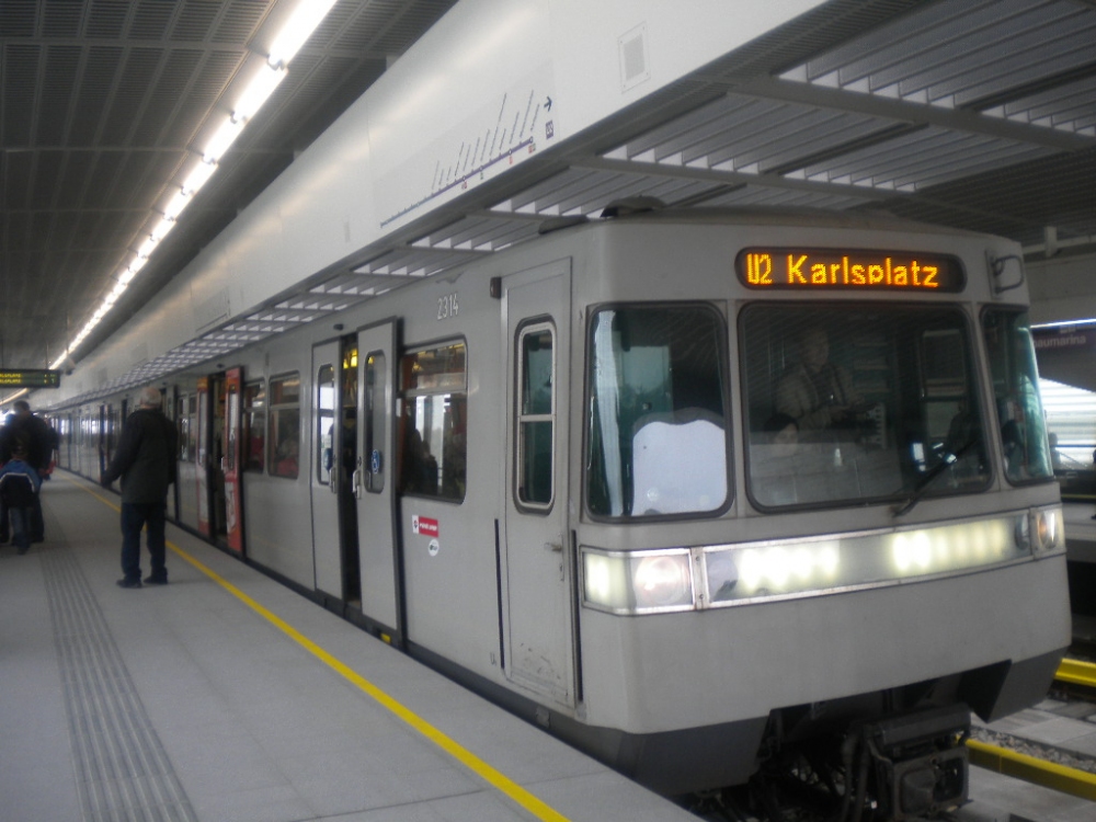 U2 zur Aspernstraße 6