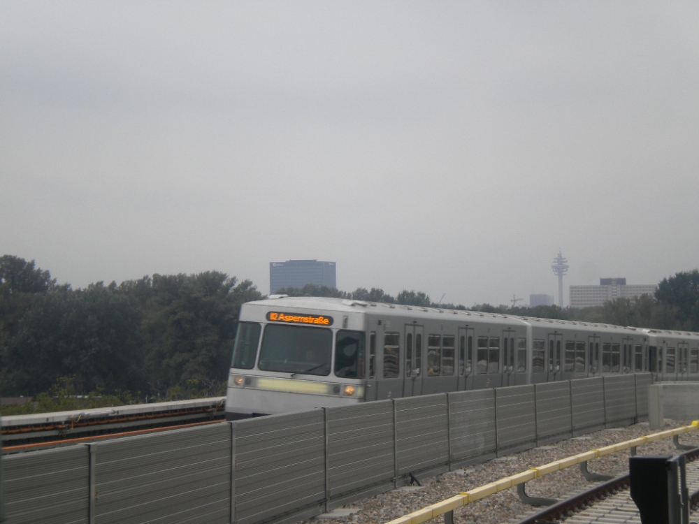 U2 zur Aspernstraße 7