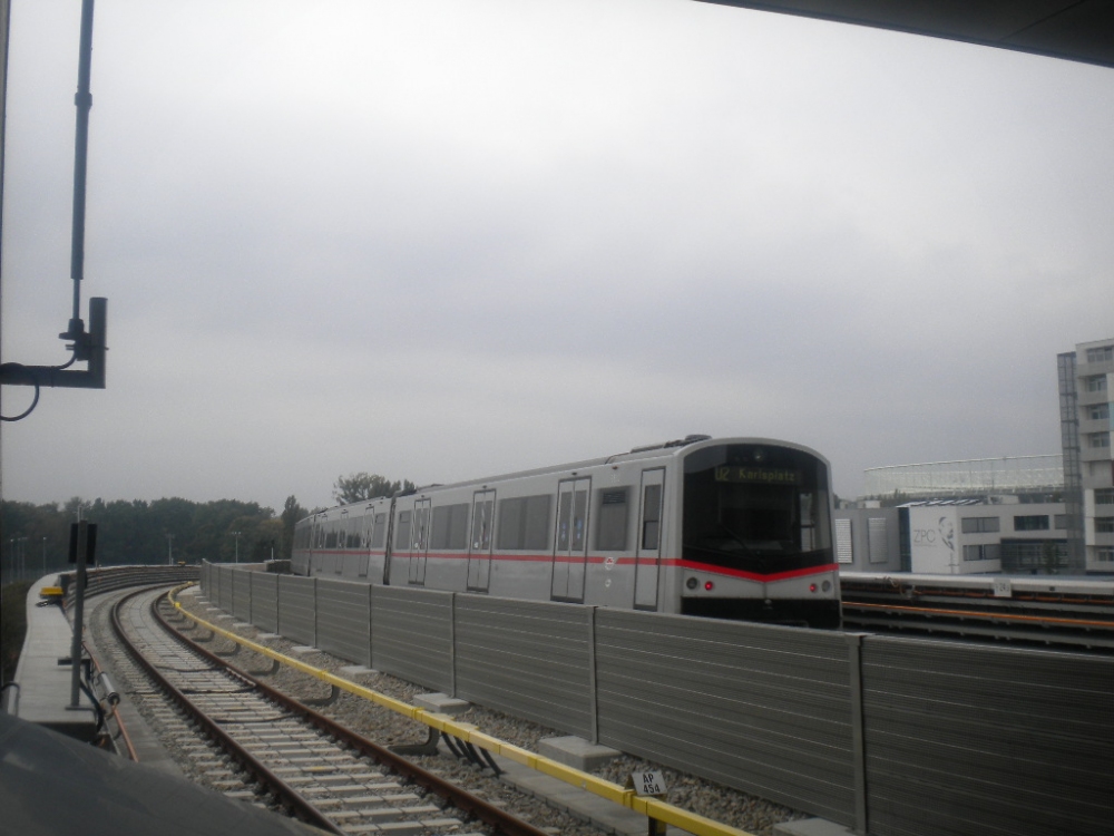 U2 zur Aspernstraße 9