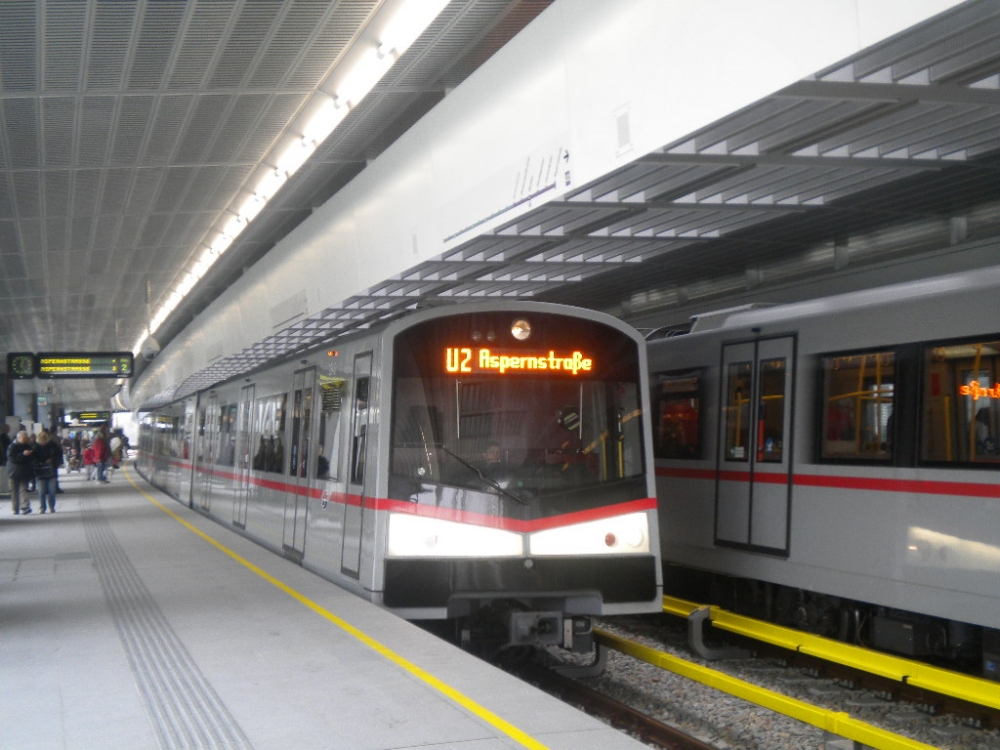 U2 zur Aspernstraße 5