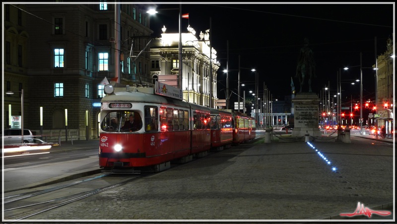 2010/11/23 | 4842 + 1351 am Schwarzenbergplatz