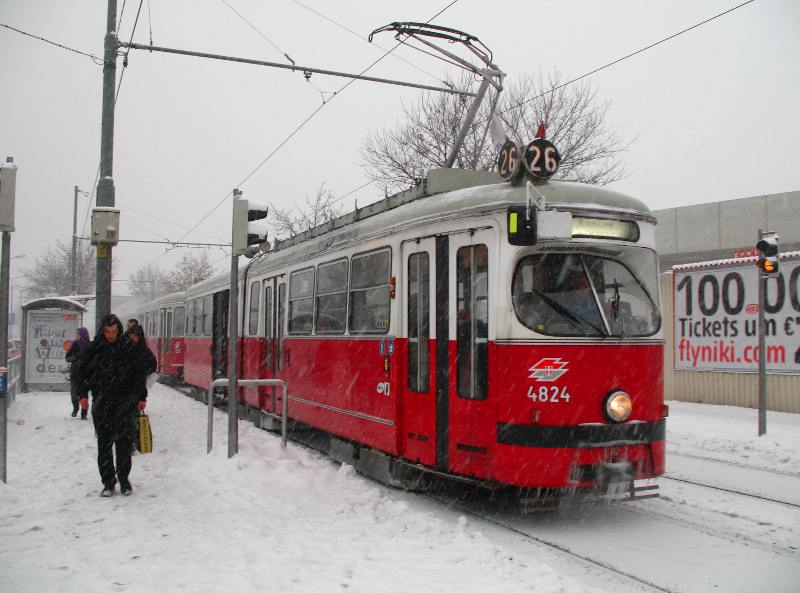 Schnee am 1. 12. 2010 in der Langobardenstraße