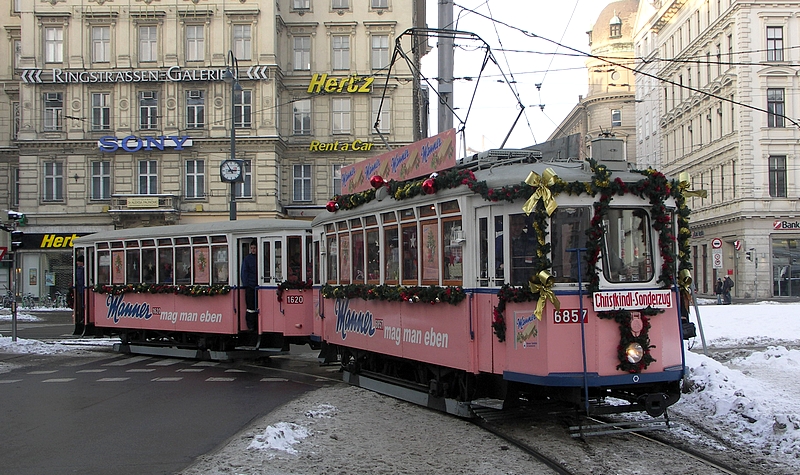 Manner Christkindl-Sonderzug 2010 - 001