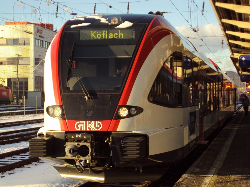 GTW 2/8 003 - Linie S7