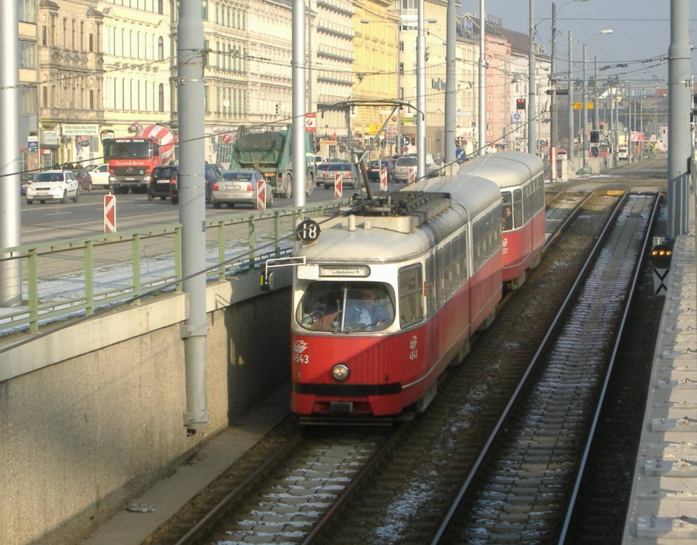 4543 - Linie 18