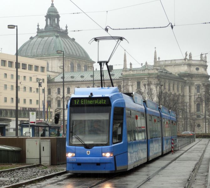R 2.2 2213 - Linie 17