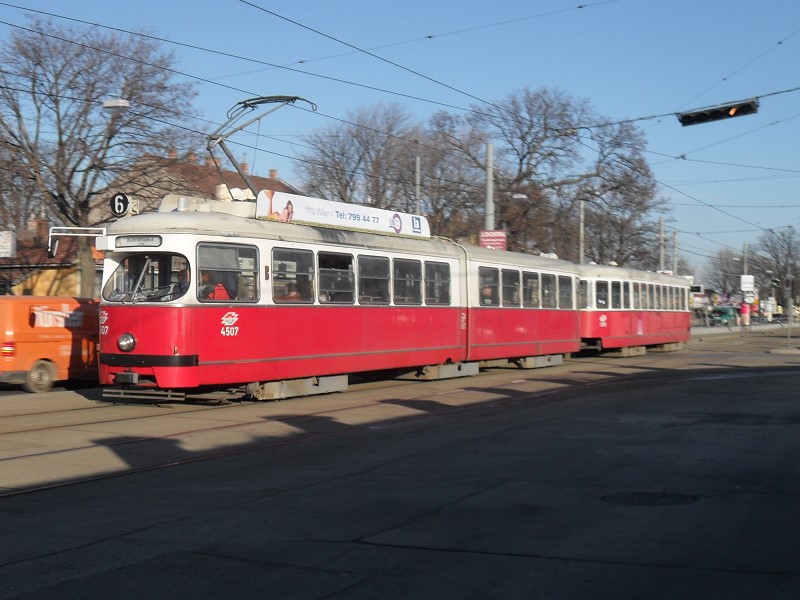 E1 4507 auf Linie 6 (Zentrl. Friedhof 3.Tor) -> Burggasse