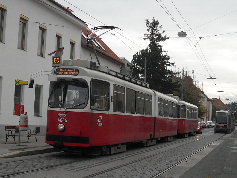 E2 4045