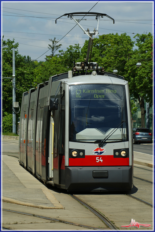 2011/05/04 | 54 mit fehlenden Blinker-Abdeckungen in Lainz