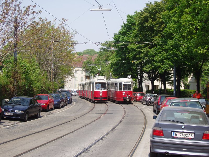 E2 4012 + c5 1412 auf Linie 40 und E1 4672 auf Linie 9