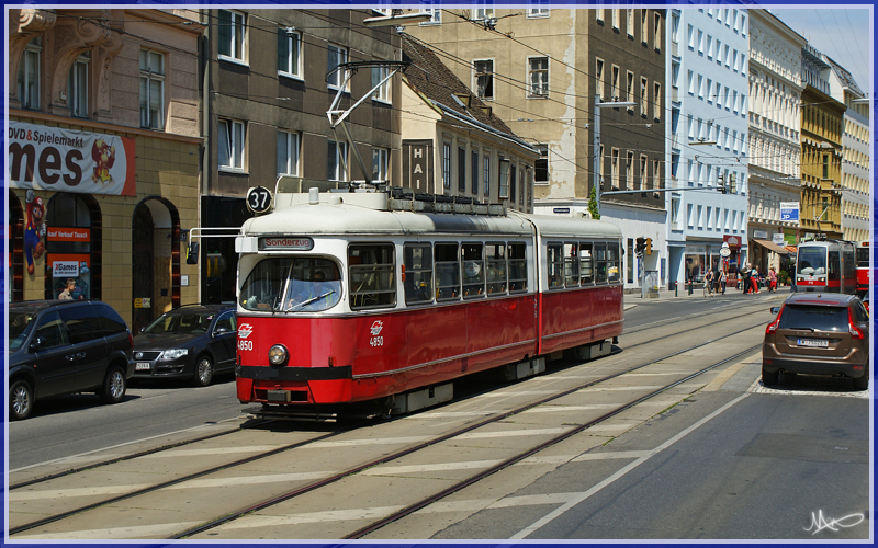 2011/07/19 | 4850 als Sonderzug nach einer leichten Kollision mit einem PKW in der Nußdorfer Straße