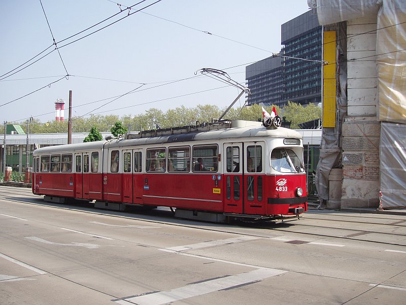 E1 4833 auf Linie 42