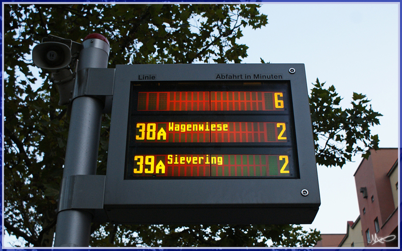 2011/08/24 | FGI-Anzeige in Heiligenstadt mit fehlender Linien- und Fahrtzielangabe