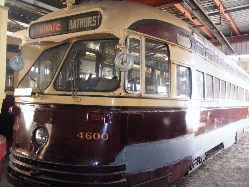 Ehemalige Strassenbahnen und U-Bahnwagen der TTC
