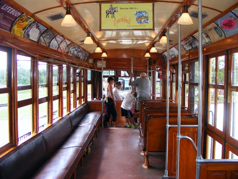 Ehemalige Strassenbahnen und U-Bahnwagen der TTC