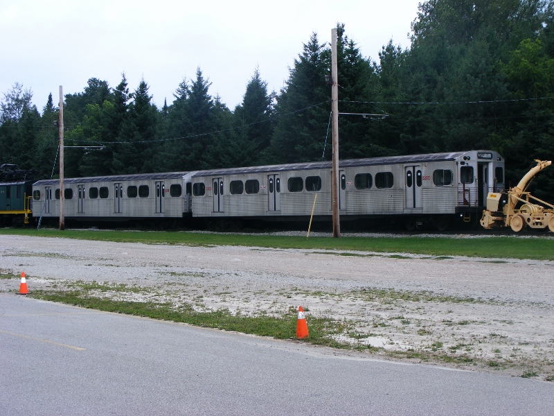 Ehemalige Strassenbahnen und U-Bahnwagen der TTC