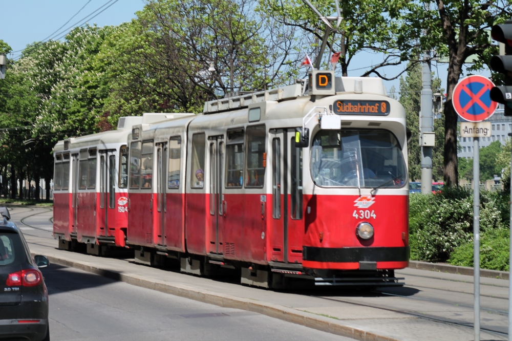 E2 4304 + c5 1504