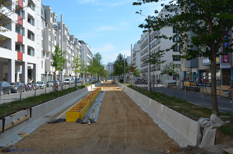 2012-05-18 _ Bauarbeiten Linie 25neu Tokiostraße