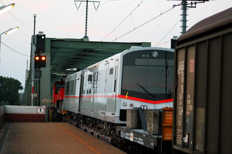 V 3885