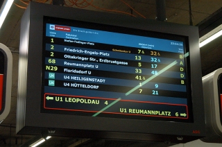 Vorweg-Anzeiger in U1-Station Schwedenplatz