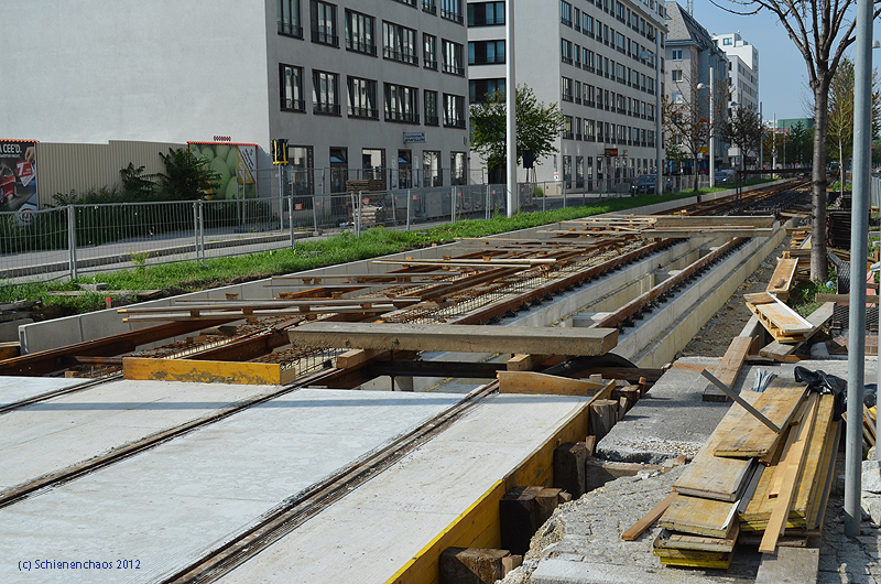 2012-07-28 _ Bauarbeiten Linie25neu Tokiostraße