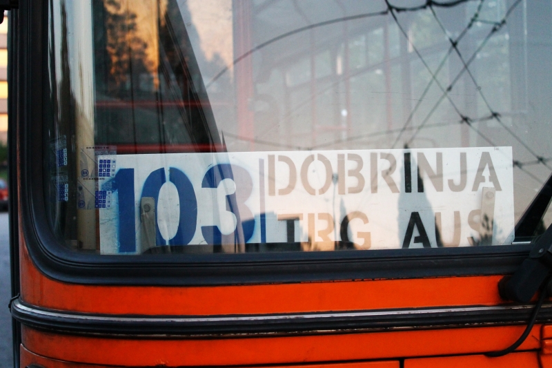 Zielschild O-Buslinie 103