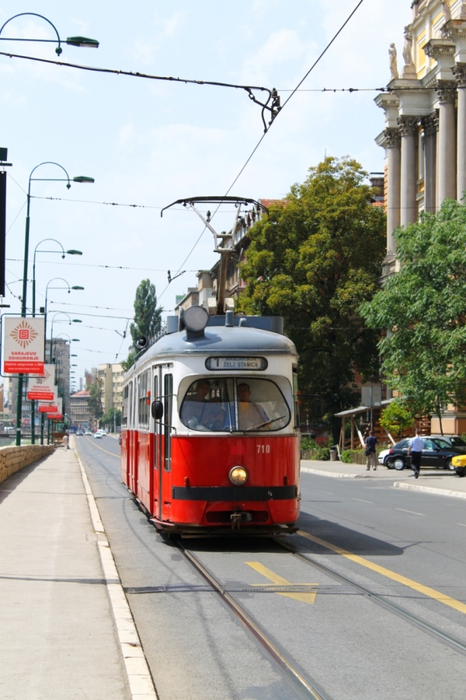 710 (ex 4431) bei der Zentrale der Post