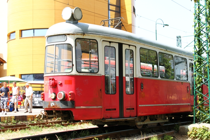715 Ilidza