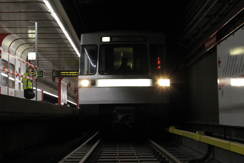 U 3019 Taubstummengasse