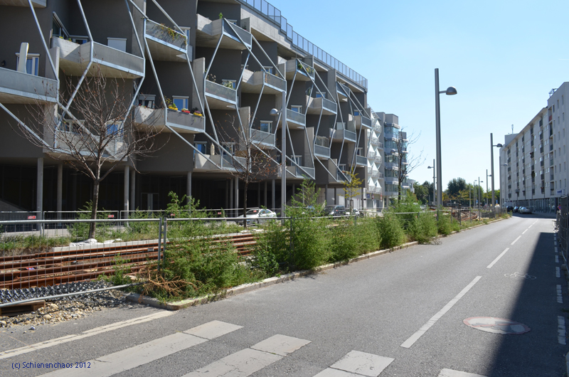 2012-09-09 _ Bauarbeiten Linie 25neu Tokiostraße