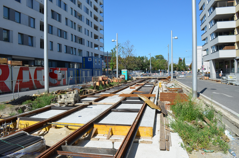 2012-09-09 _ Bauarbeiten Linie 25neu Tokiostraße
