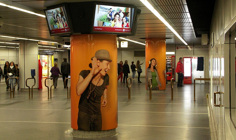 Station Branding - 012