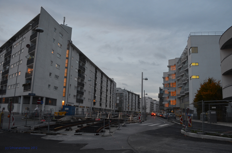 2012-10-28 _ Bauarbeiten Linie 25neu Tokiostraße